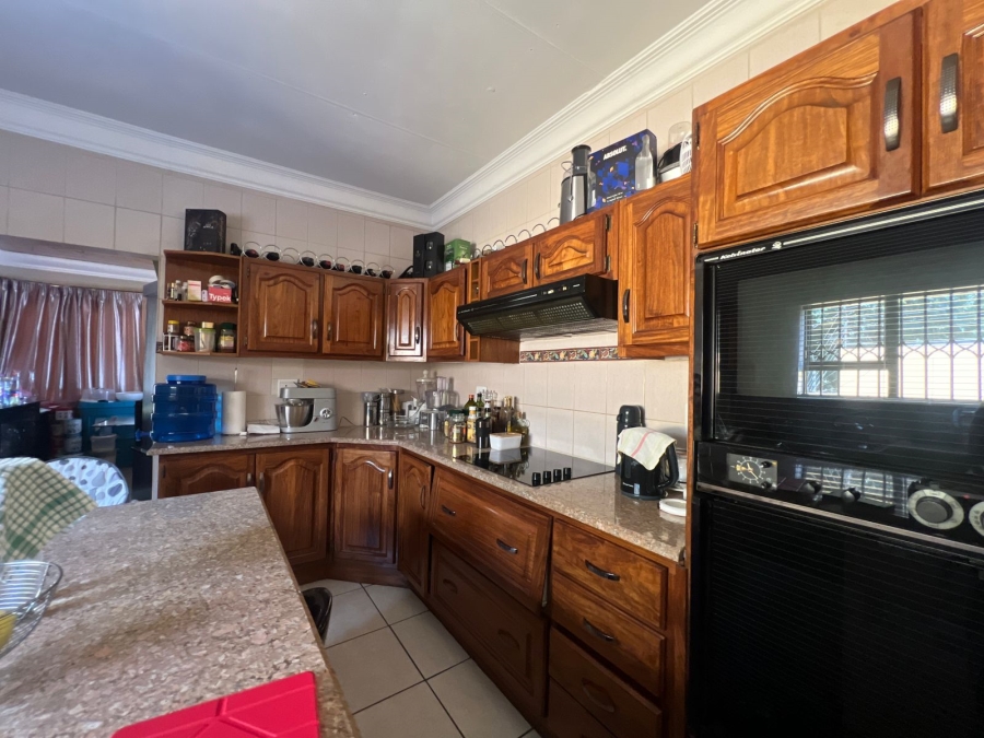 4 Bedroom Property for Sale in Waterkloof Ridge Gauteng