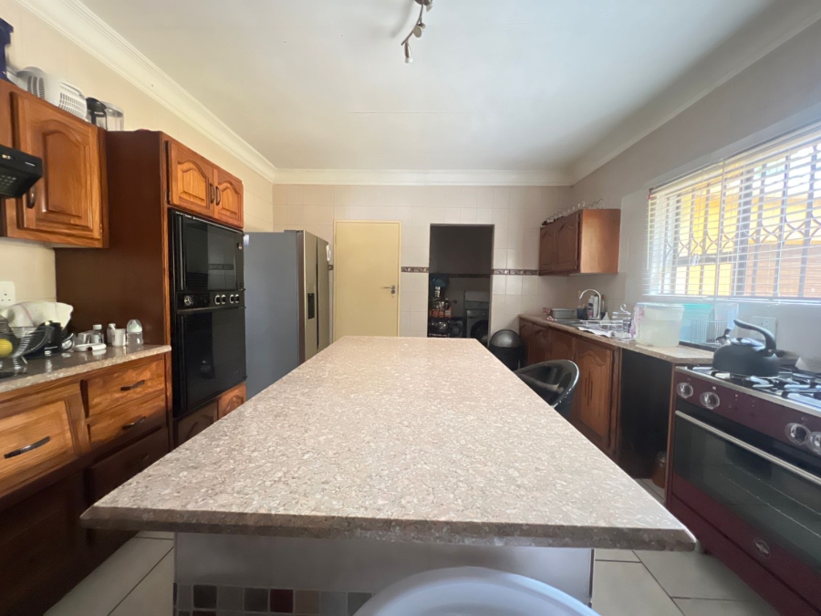 4 Bedroom Property for Sale in Waterkloof Ridge Gauteng