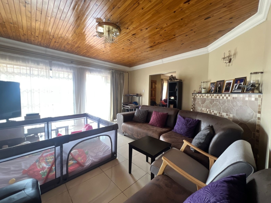 4 Bedroom Property for Sale in Waterkloof Ridge Gauteng