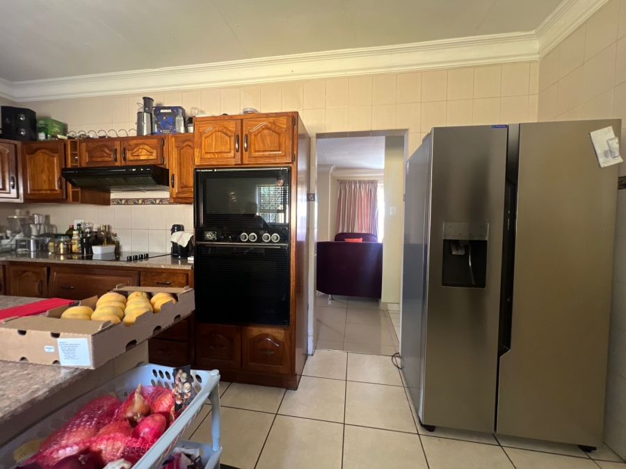 4 Bedroom Property for Sale in Waterkloof Ridge Gauteng