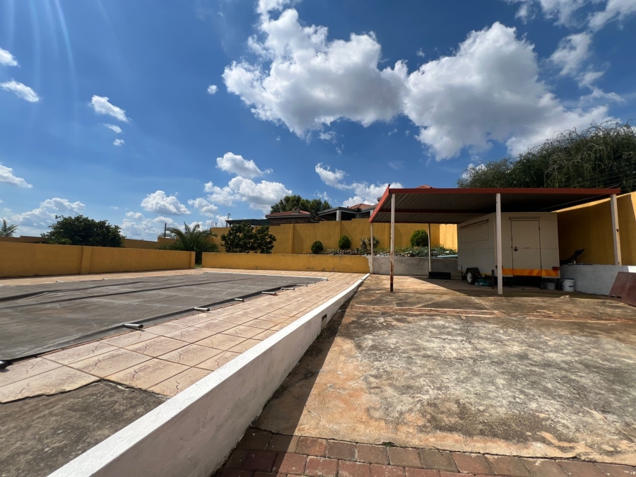 4 Bedroom Property for Sale in Waterkloof Ridge Gauteng