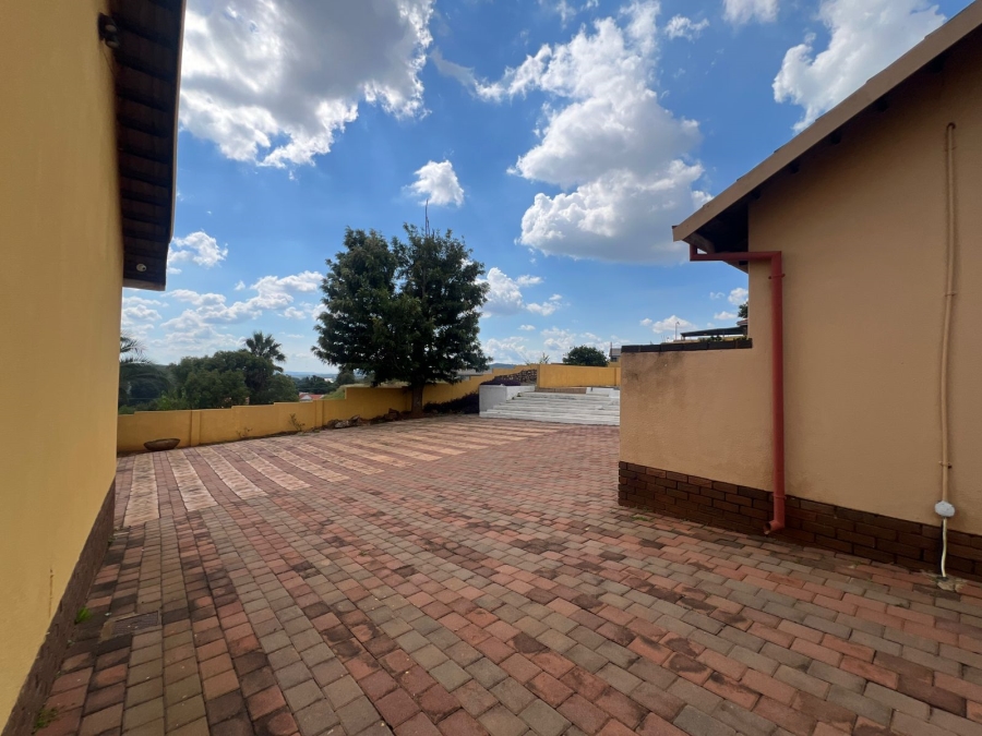 4 Bedroom Property for Sale in Waterkloof Ridge Gauteng