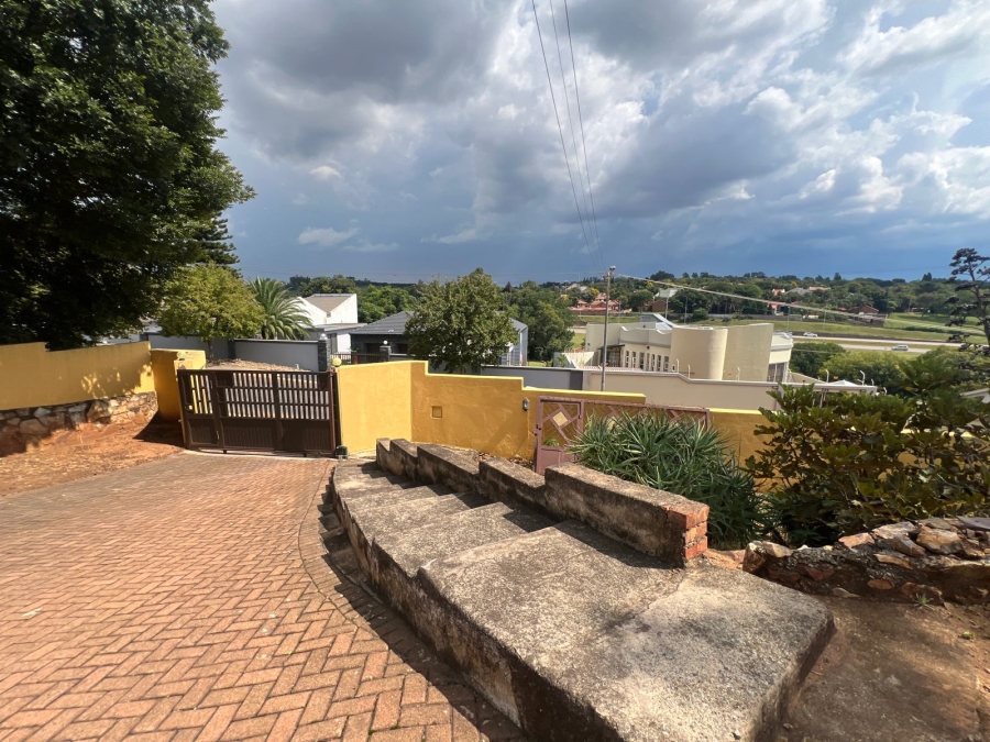 4 Bedroom Property for Sale in Waterkloof Ridge Gauteng