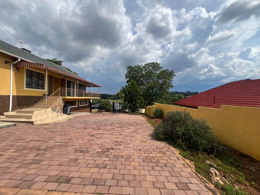 4 Bedroom Property for Sale in Waterkloof Ridge Gauteng