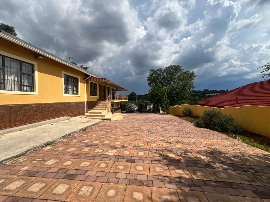 4 Bedroom Property for Sale in Waterkloof Ridge Gauteng