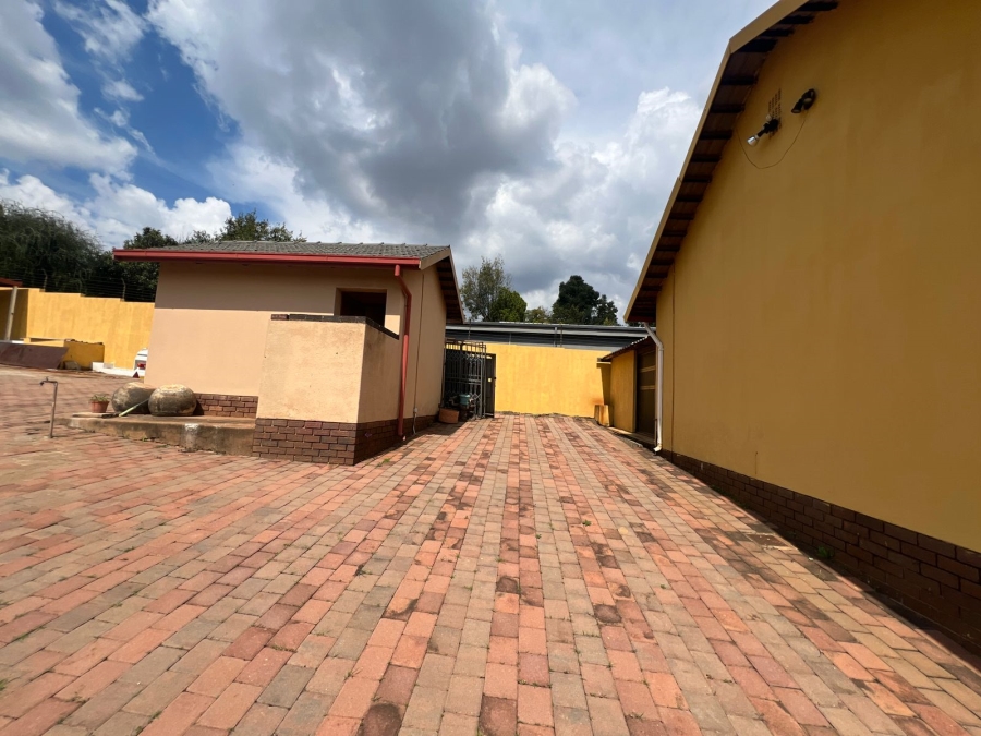 4 Bedroom Property for Sale in Waterkloof Ridge Gauteng