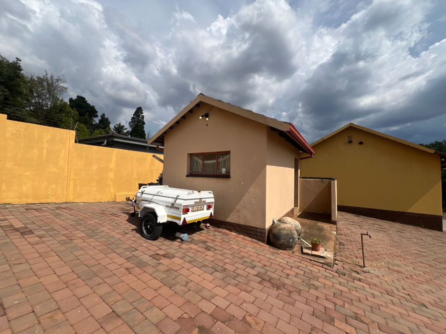 4 Bedroom Property for Sale in Waterkloof Ridge Gauteng