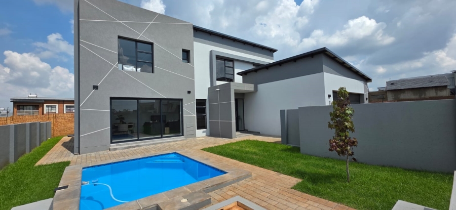 4 Bedroom Property for Sale in Fountainbrook Estate Gauteng