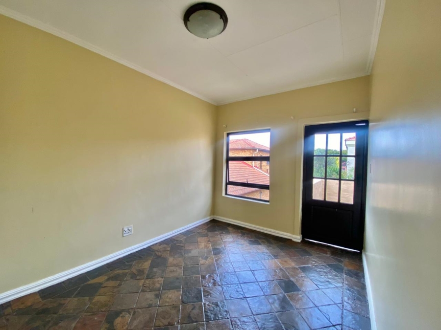 5 Bedroom Property for Sale in Amberfield Gauteng