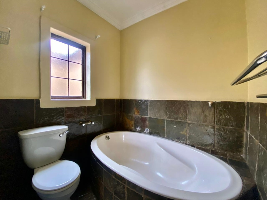 5 Bedroom Property for Sale in Amberfield Gauteng