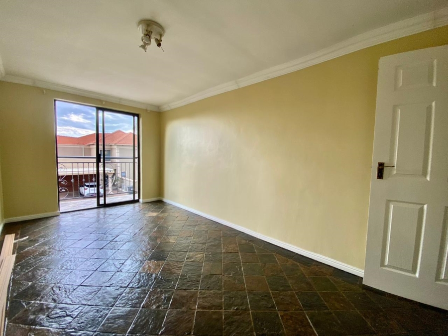 5 Bedroom Property for Sale in Amberfield Gauteng