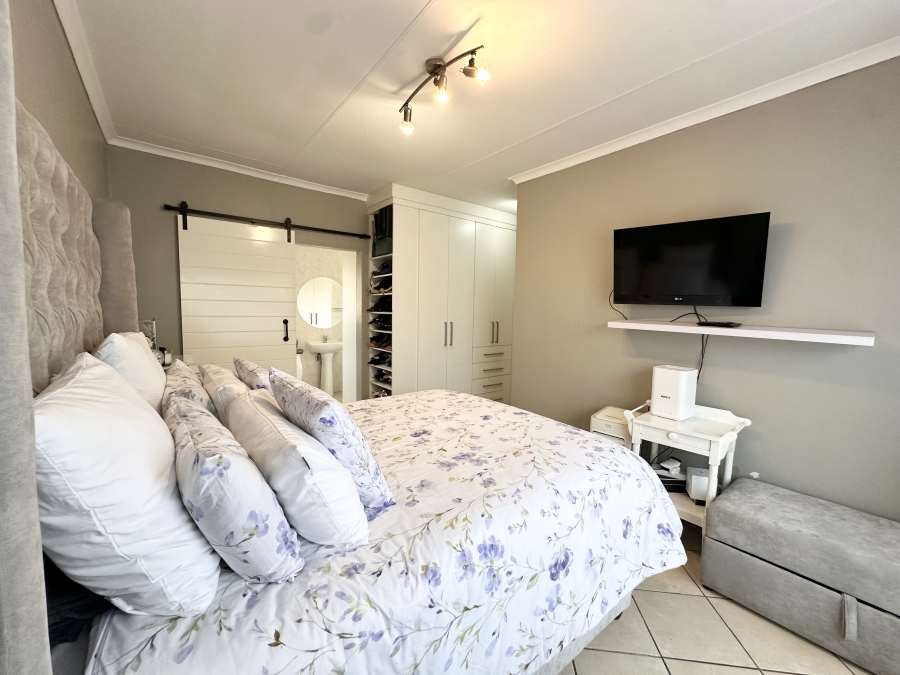 3 Bedroom Property for Sale in Thatchfield Estate Gauteng