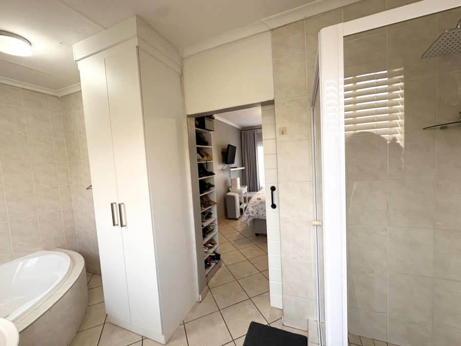 3 Bedroom Property for Sale in Thatchfield Estate Gauteng
