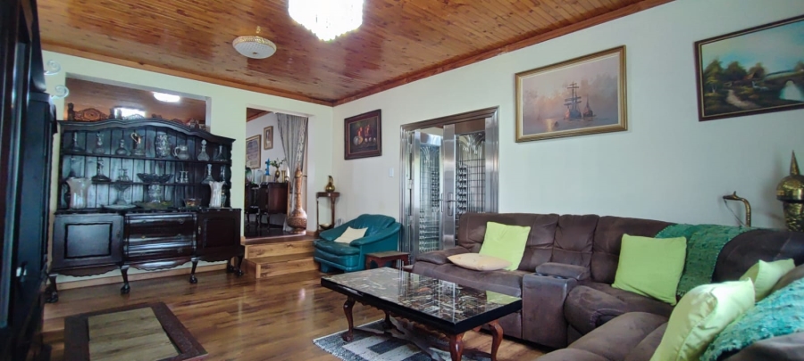 6 Bedroom Property for Sale in Eldoraigne Gauteng