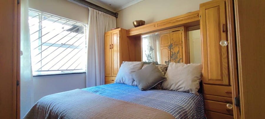 6 Bedroom Property for Sale in Eldoraigne Gauteng