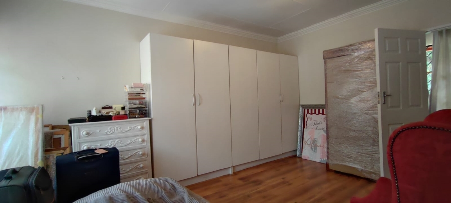 6 Bedroom Property for Sale in Eldoraigne Gauteng