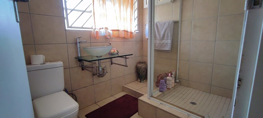 6 Bedroom Property for Sale in Eldoraigne Gauteng