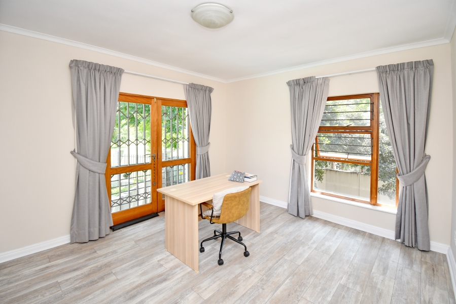 1 Bedroom Property for Sale in Atholl Gauteng