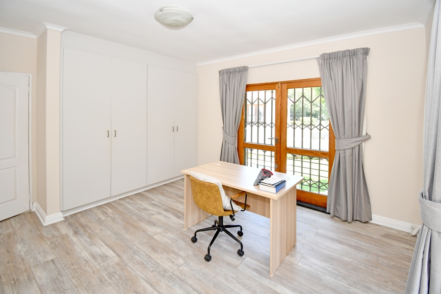 1 Bedroom Property for Sale in Atholl Gauteng