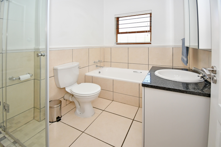 1 Bedroom Property for Sale in Atholl Gauteng