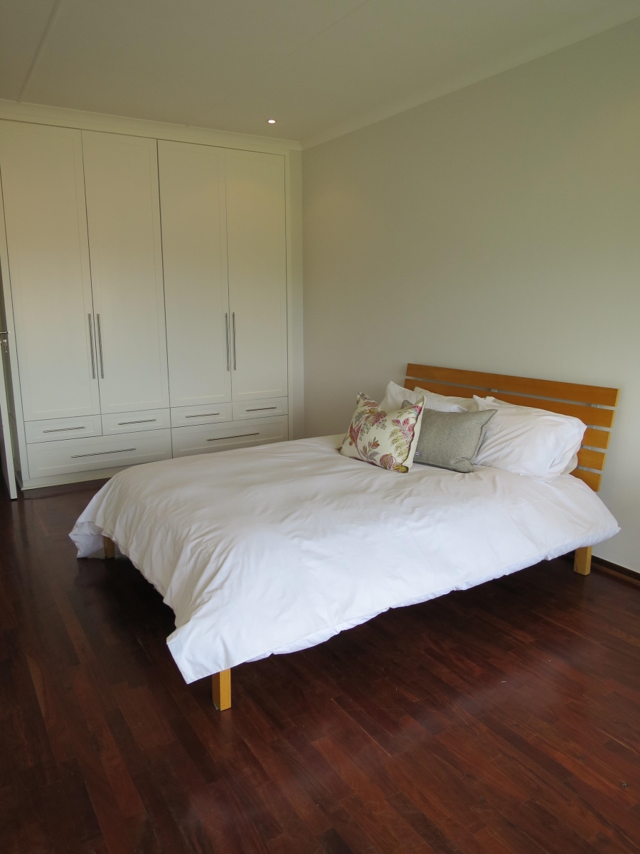 To Let 1 Bedroom Property for Rent in Parkmore Gauteng