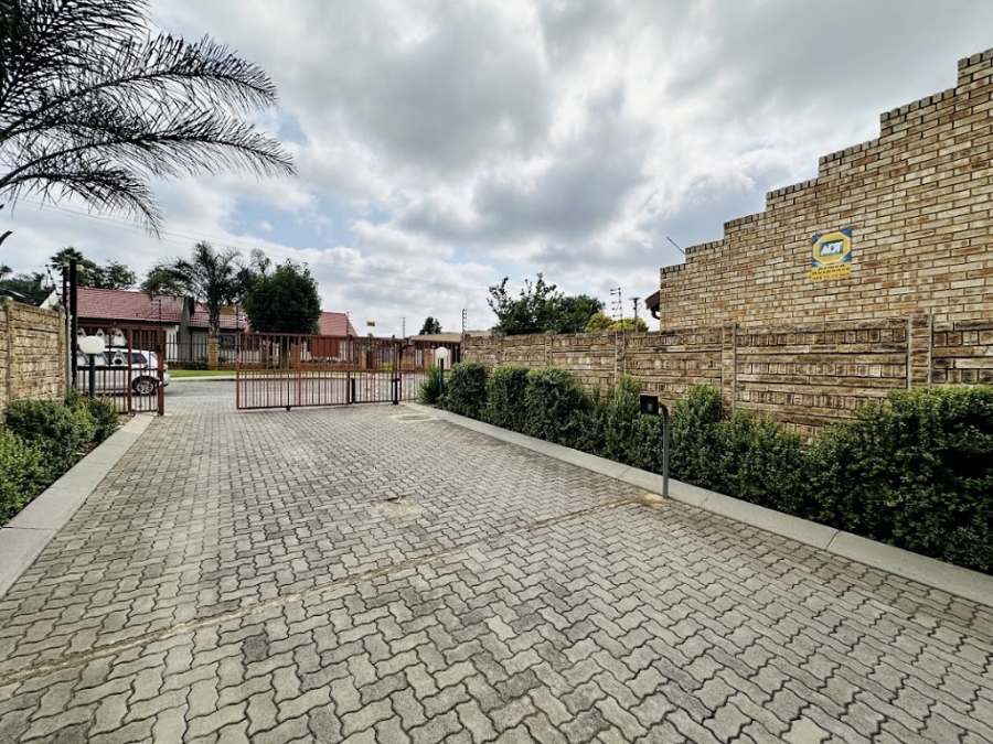 2 Bedroom Property for Sale in Kibler Park Gauteng