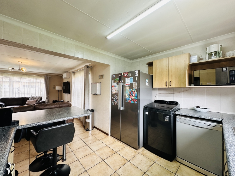 2 Bedroom Property for Sale in Kibler Park Gauteng