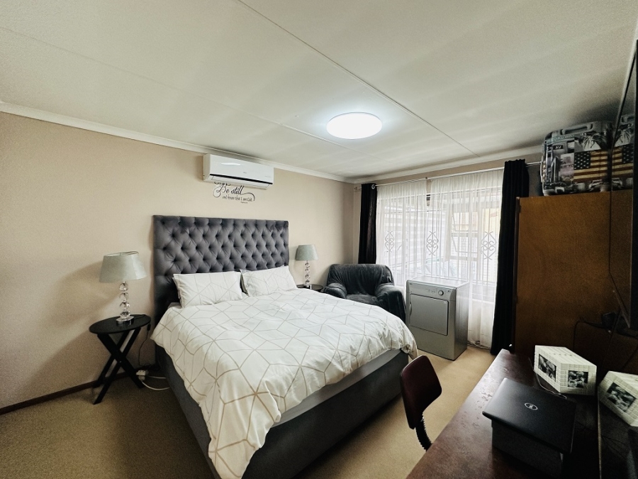2 Bedroom Property for Sale in Kibler Park Gauteng