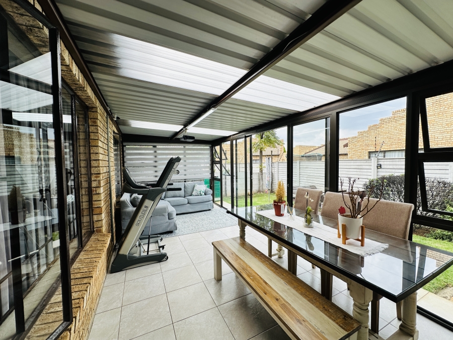 2 Bedroom Property for Sale in Kibler Park Gauteng