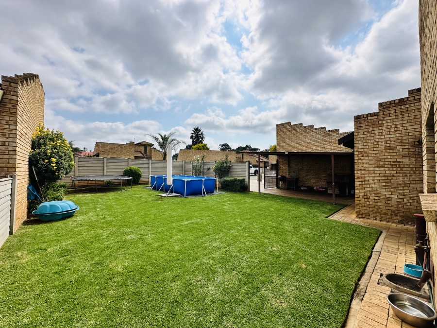 2 Bedroom Property for Sale in Kibler Park Gauteng