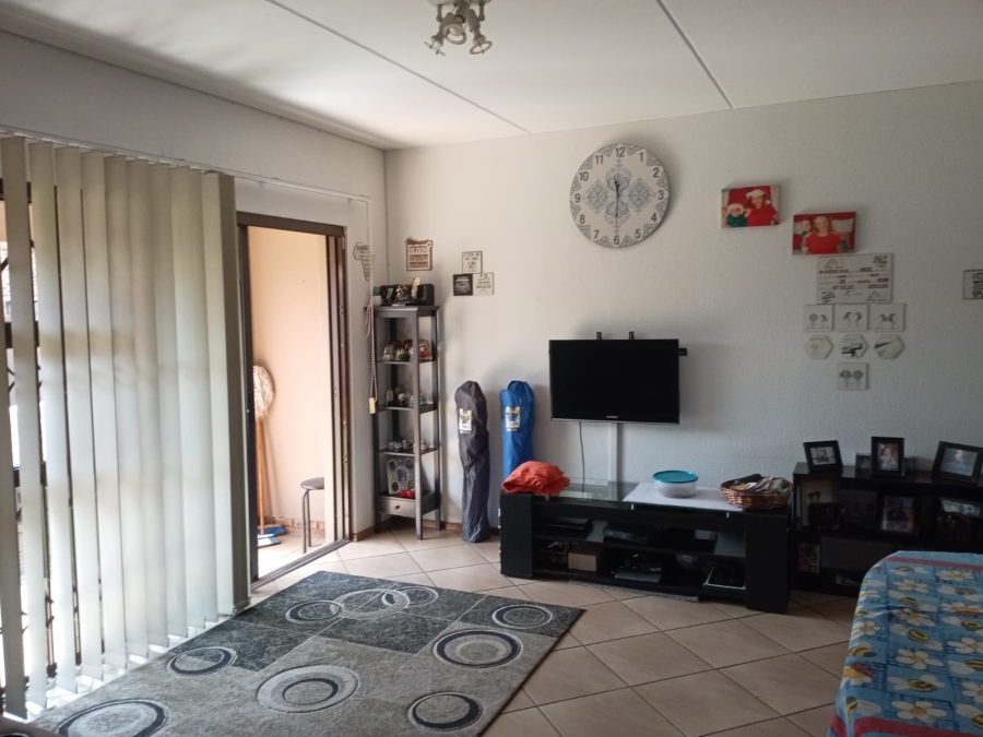 2 Bedroom Property for Sale in Albertsdal Gauteng