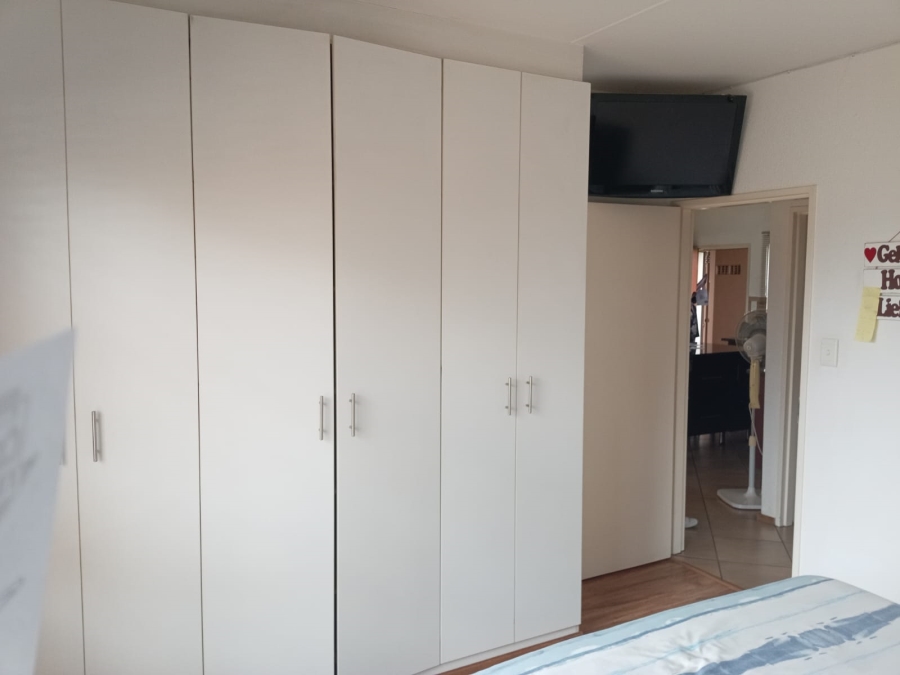 2 Bedroom Property for Sale in Albertsdal Gauteng