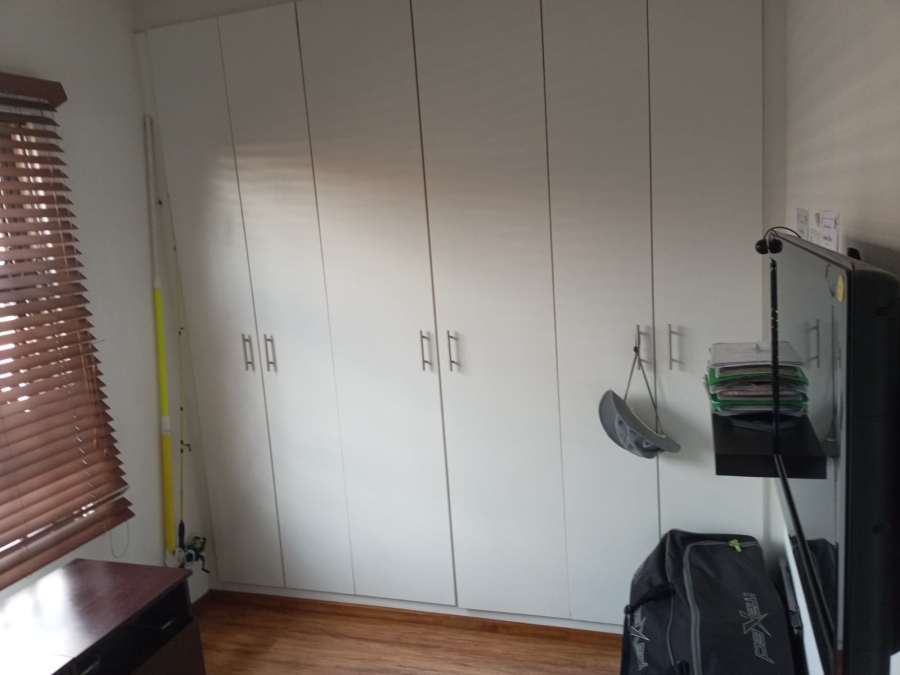 2 Bedroom Property for Sale in Albertsdal Gauteng