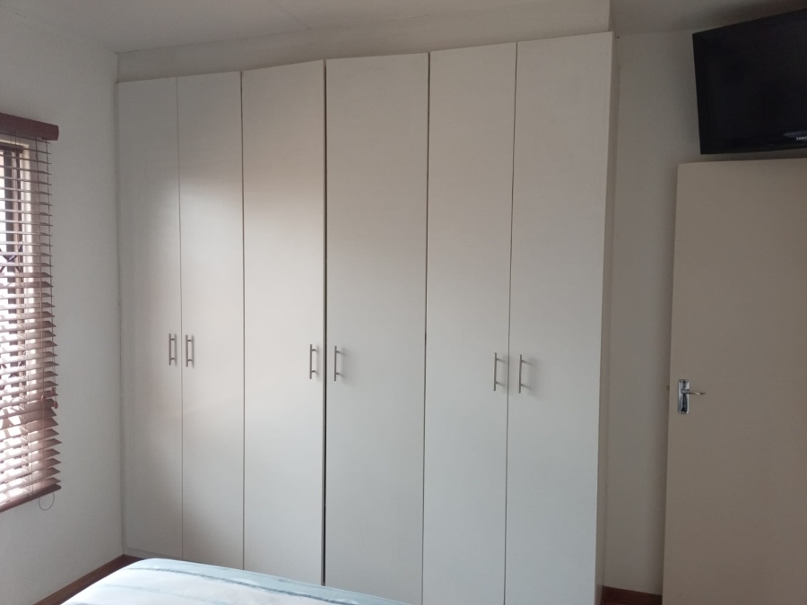 2 Bedroom Property for Sale in Albertsdal Gauteng