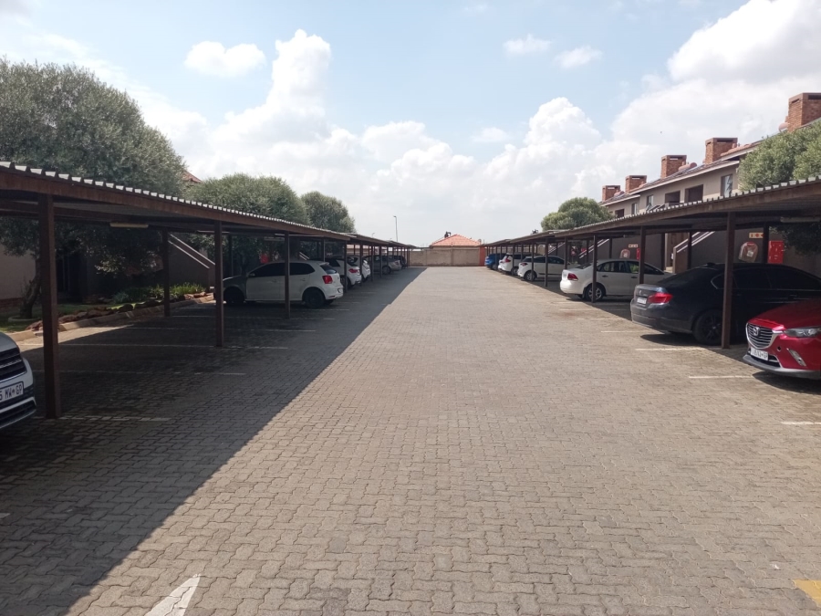 2 Bedroom Property for Sale in Albertsdal Gauteng
