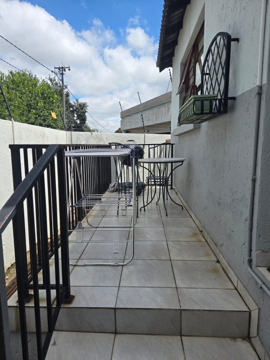 To Let 1 Bedroom Property for Rent in Parkmore Gauteng