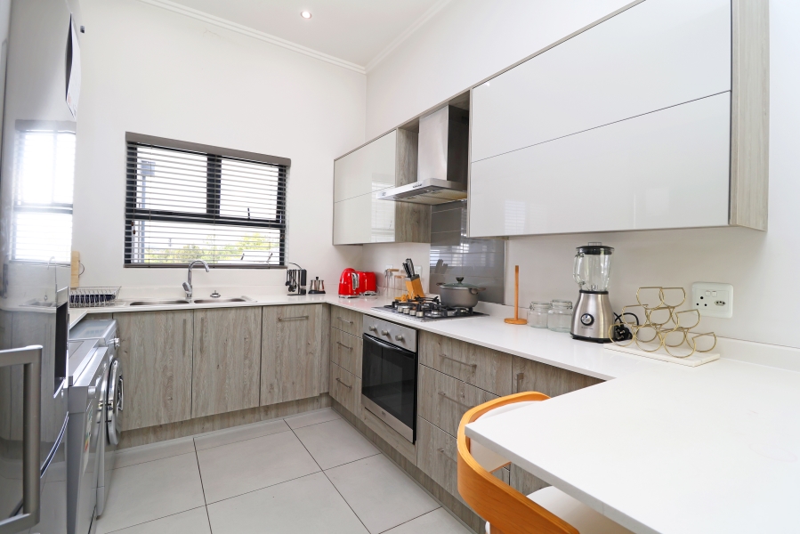 To Let 2 Bedroom Property for Rent in Broadacres Gauteng