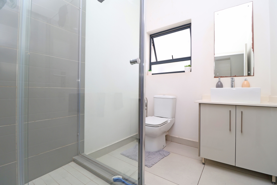 To Let 2 Bedroom Property for Rent in Broadacres Gauteng