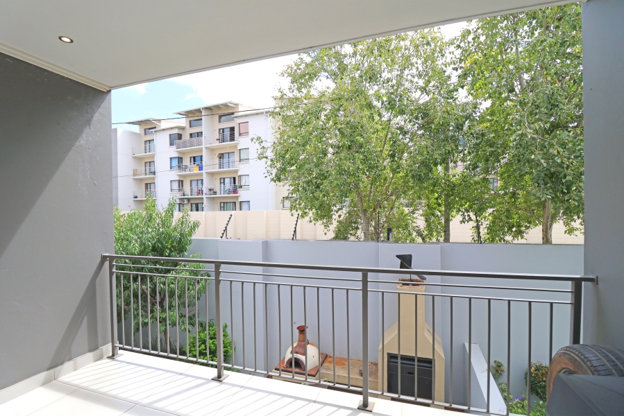 To Let 2 Bedroom Property for Rent in Broadacres Gauteng