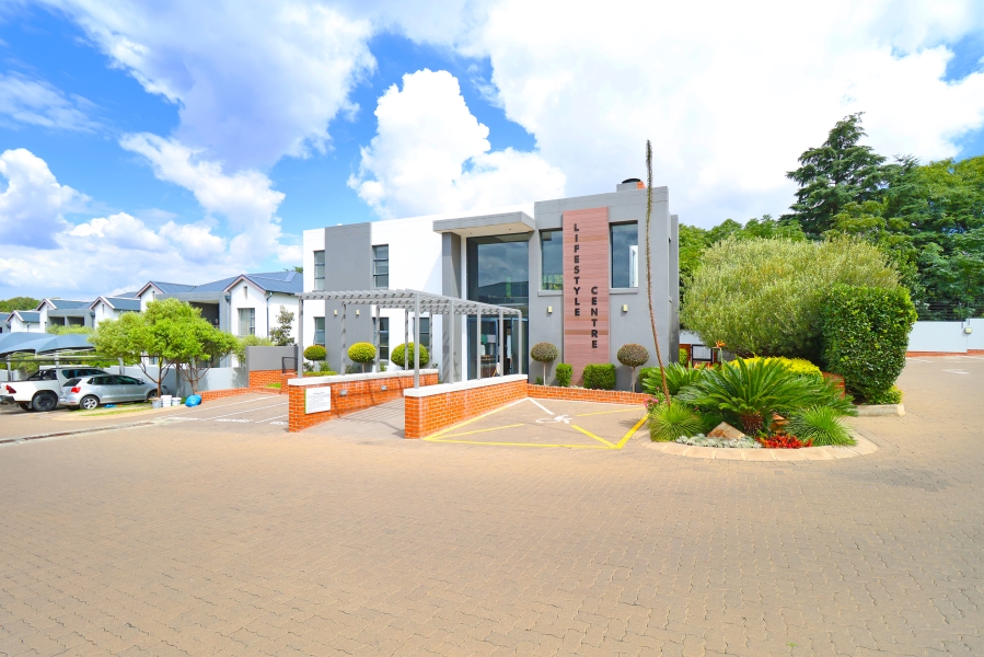 To Let 2 Bedroom Property for Rent in Broadacres Gauteng