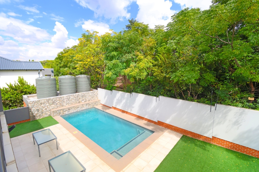 To Let 2 Bedroom Property for Rent in Broadacres Gauteng