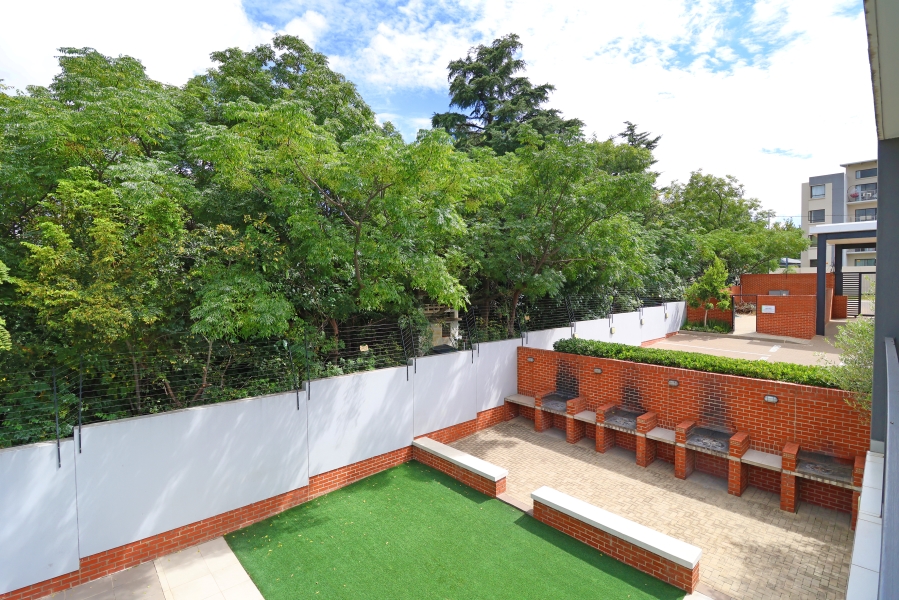 To Let 2 Bedroom Property for Rent in Broadacres Gauteng