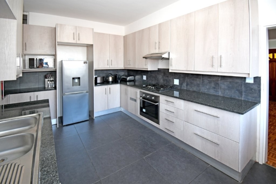 To Let 3 Bedroom Property for Rent in Craighall Park Gauteng