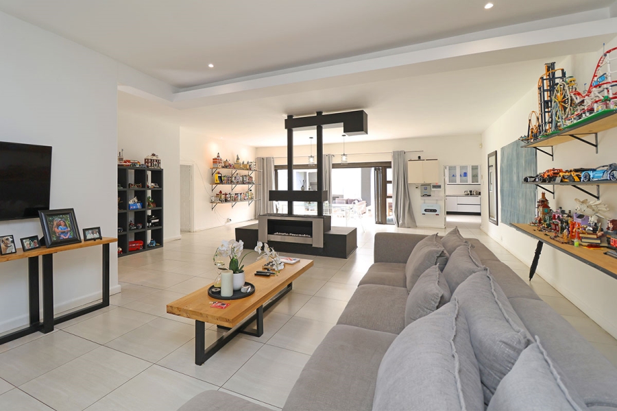 3 Bedroom Property for Sale in Highlands North Gauteng