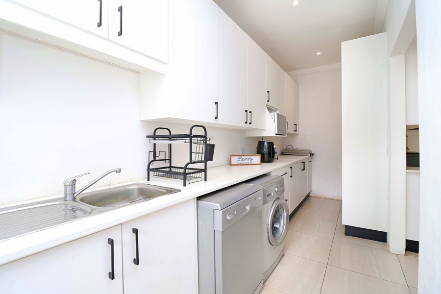 3 Bedroom Property for Sale in Highlands North Gauteng