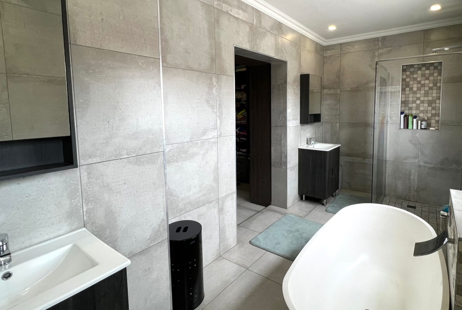 To Let 4 Bedroom Property for Rent in Equestria Gauteng