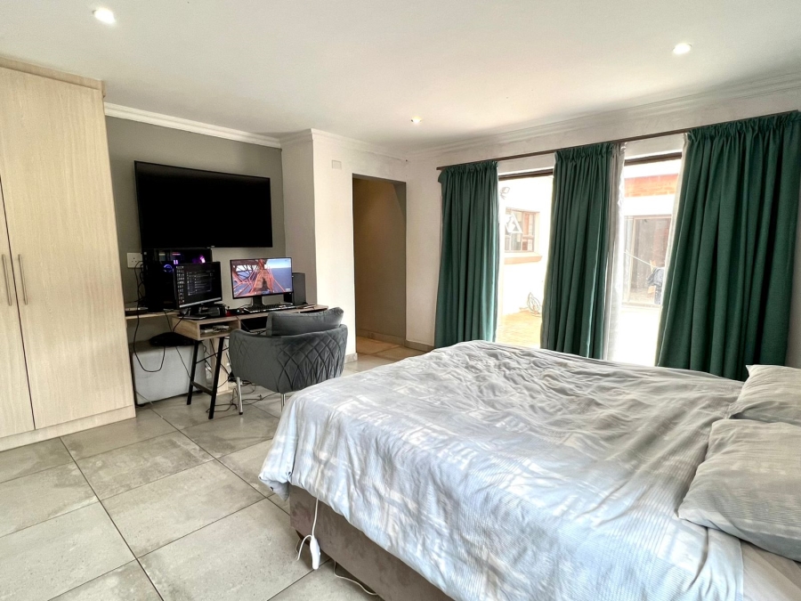 To Let 4 Bedroom Property for Rent in Equestria Gauteng