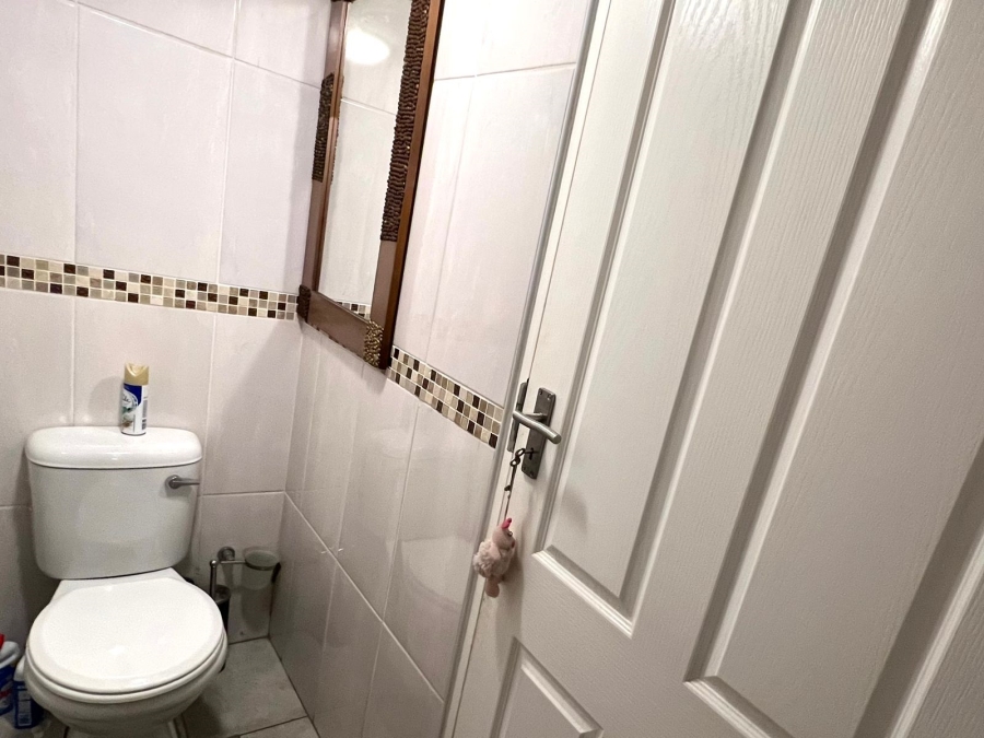 To Let 4 Bedroom Property for Rent in Equestria Gauteng