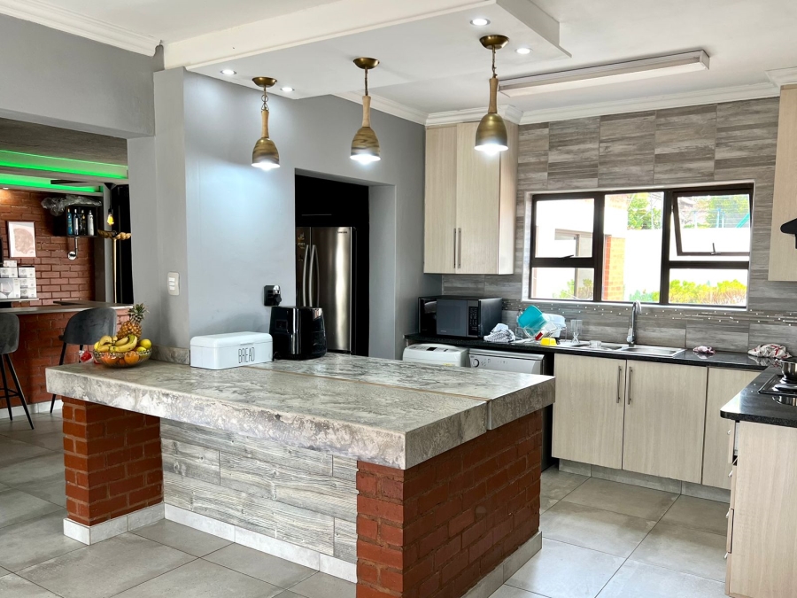 To Let 4 Bedroom Property for Rent in Equestria Gauteng