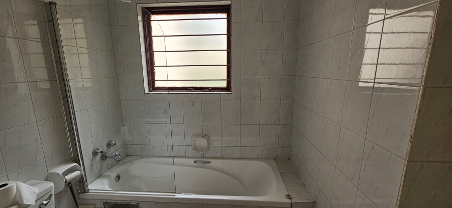 2 Bedroom Property for Sale in New Market Gauteng